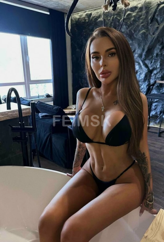 КАРОЛИНА МАЛЫШКА